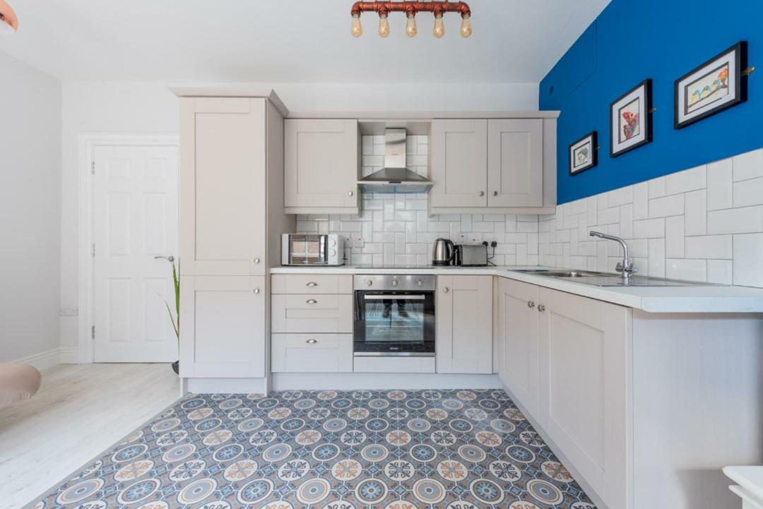 Diamond House Apartments Лондондерри Экстерьер фото